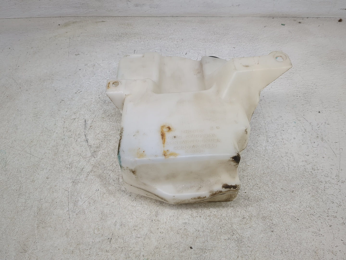2013-2014 Ford Escape Windshield Washer Fluid Reservoir Bottle Oem - Oemusedautoparts1.com