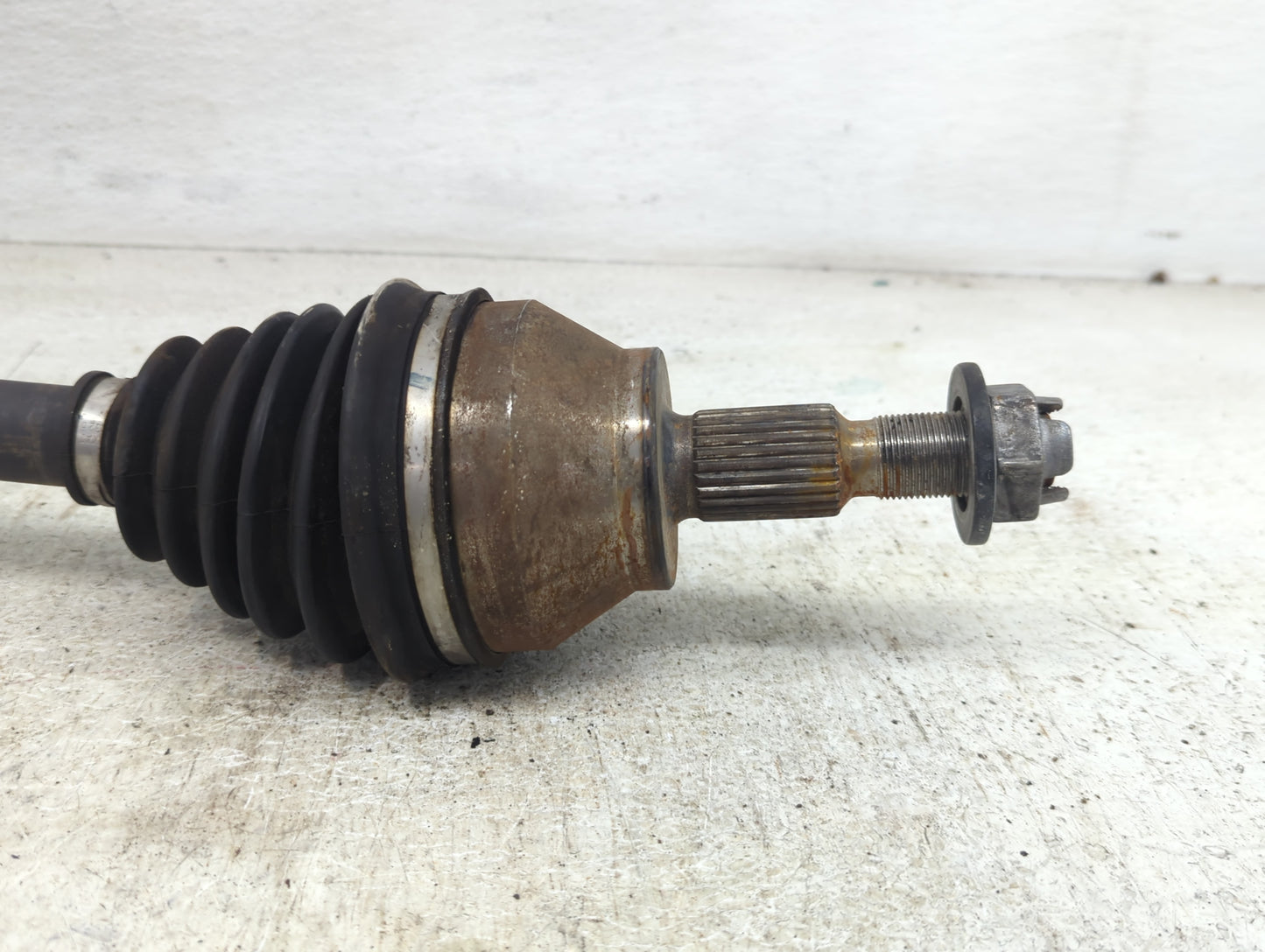2013-2019 Ford Escape Axle Shaft Front Driver Cv C/v - Oemusedautoparts1.com