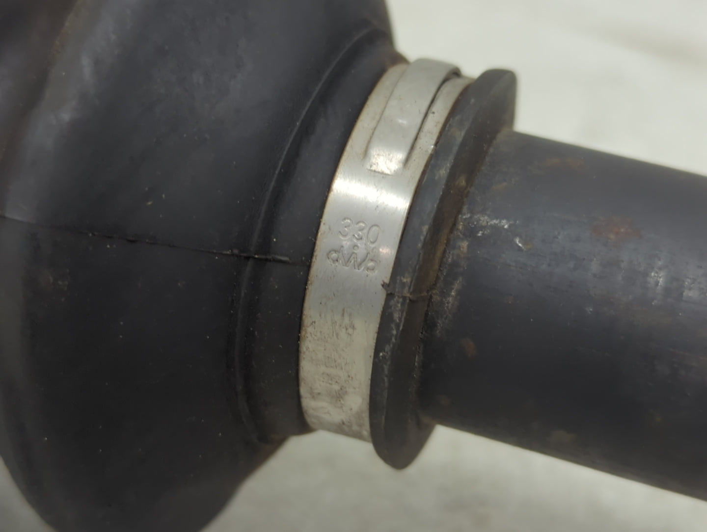 2013-2019 Ford Escape Axle Shaft Front Driver Cv C/v - Oemusedautoparts1.com