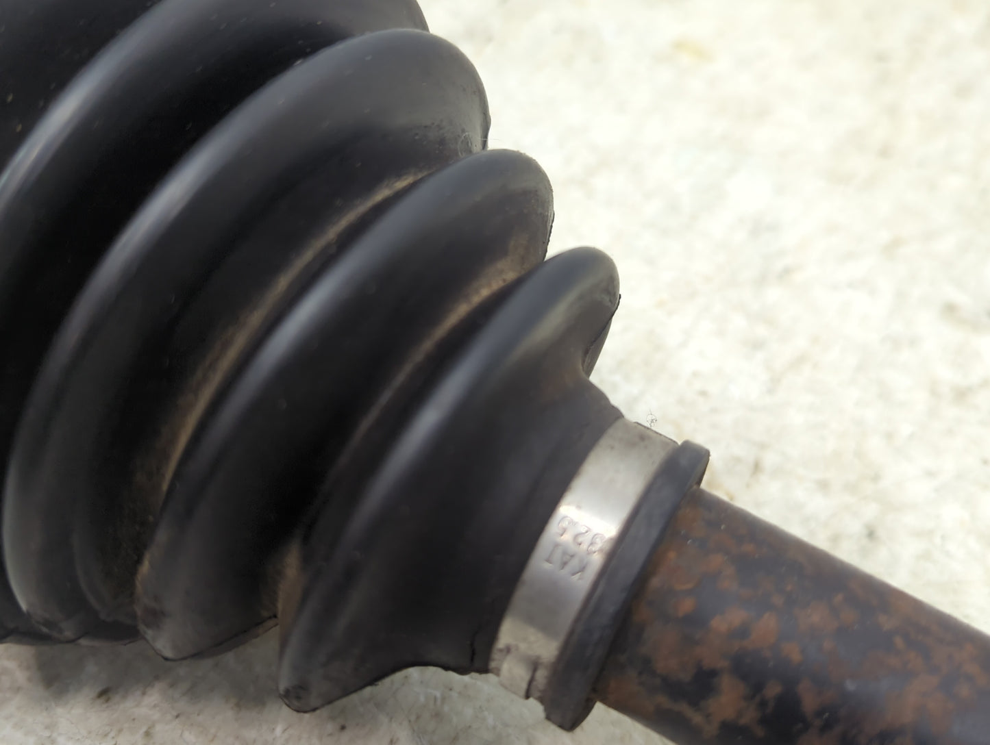 2013-2019 Ford Escape Axle Shaft Front Passenger Cv C/v - Oemusedautoparts1.com