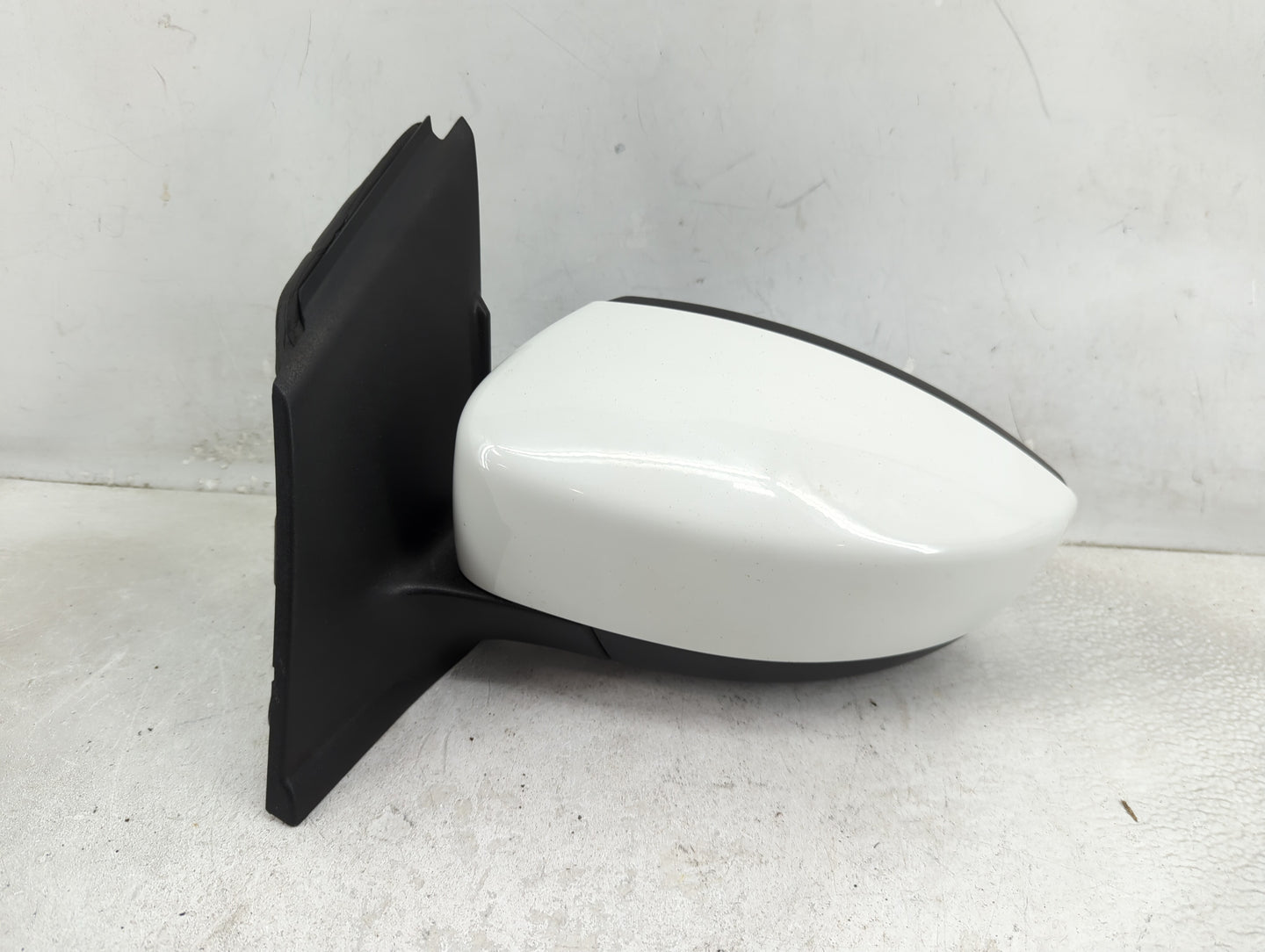 2013 Ford Escape Driver Left Side View Power Door Mirror Oxford White - Oemusedautoparts1.com