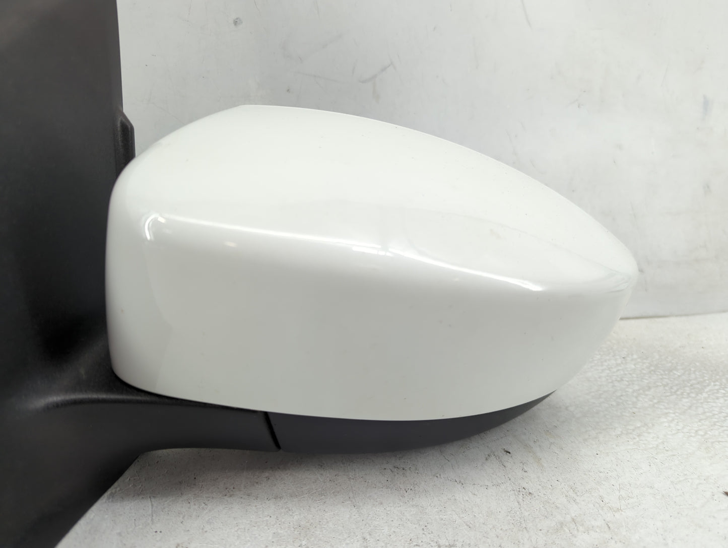 2013 Ford Escape Driver Left Side View Power Door Mirror Oxford White - Oemusedautoparts1.com