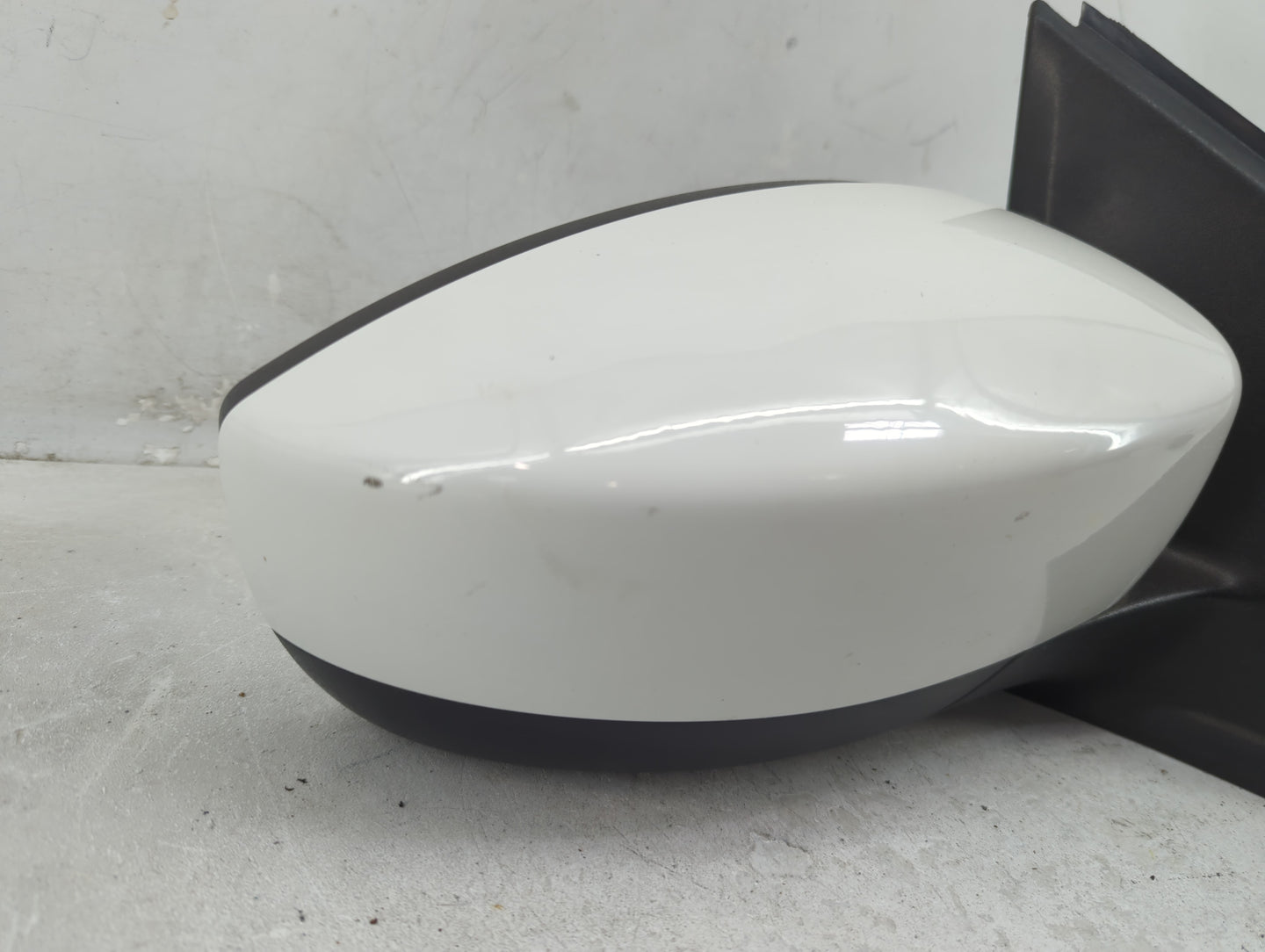 2013-2016 Ford Escape Passenger Side View Mirror - Right Door Mirror OEM Used - Oemusedautoparts1.com