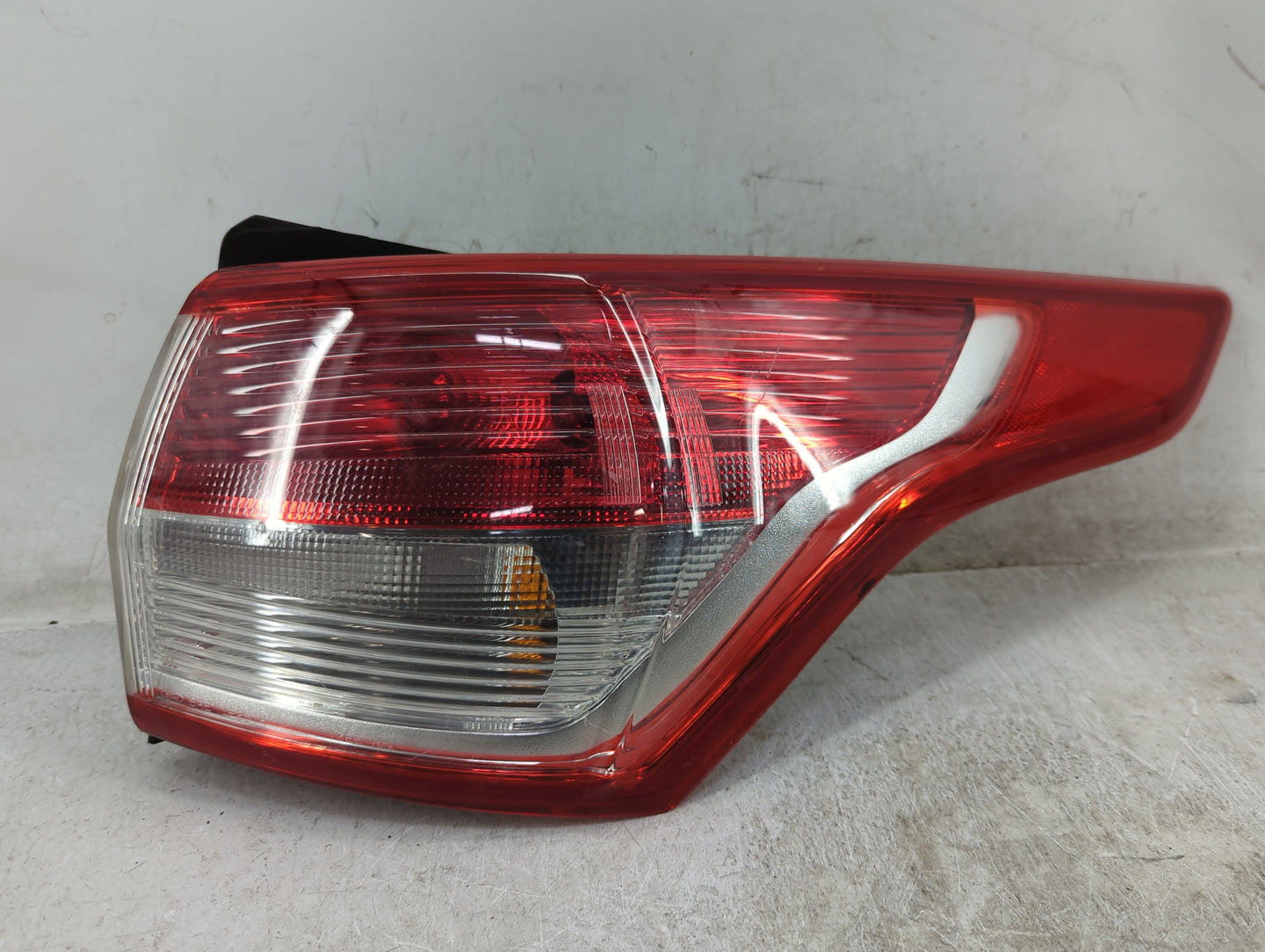 2013-2016 Ford Escape Tail Light Assembly Passenger Right OEM P/N:CJ54-13404-A Fits Fits 2013 2014 2015 2016 OEM Used Auto P