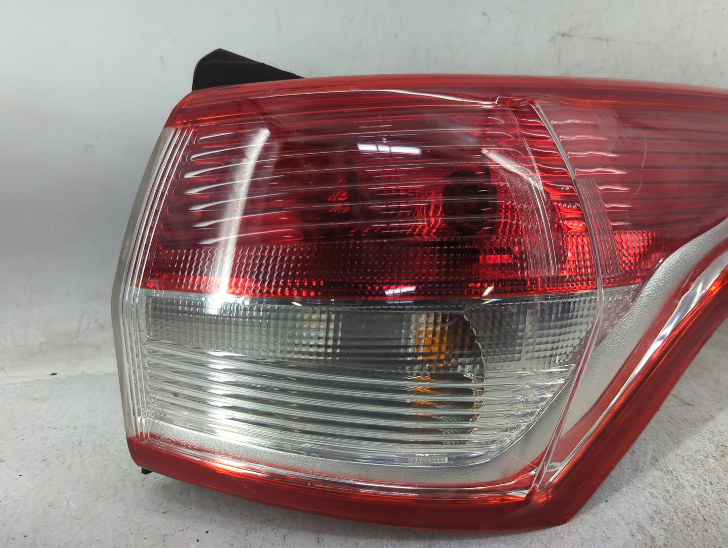 2013-2016 Ford Escape Tail Light Assembly Passenger Right OEM P/N:CJ54-13404-A Fits Fits 2013 2014 2015 2016 OEM Used Auto P
