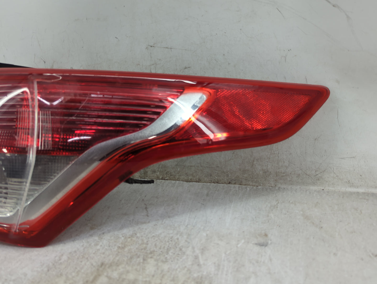 2013-2016 Ford Escape Tail Light Assembly Passenger Right OEM P/N:CJ54-13404-A Fits Fits 2013 2014 2015 2016 OEM Used Auto P