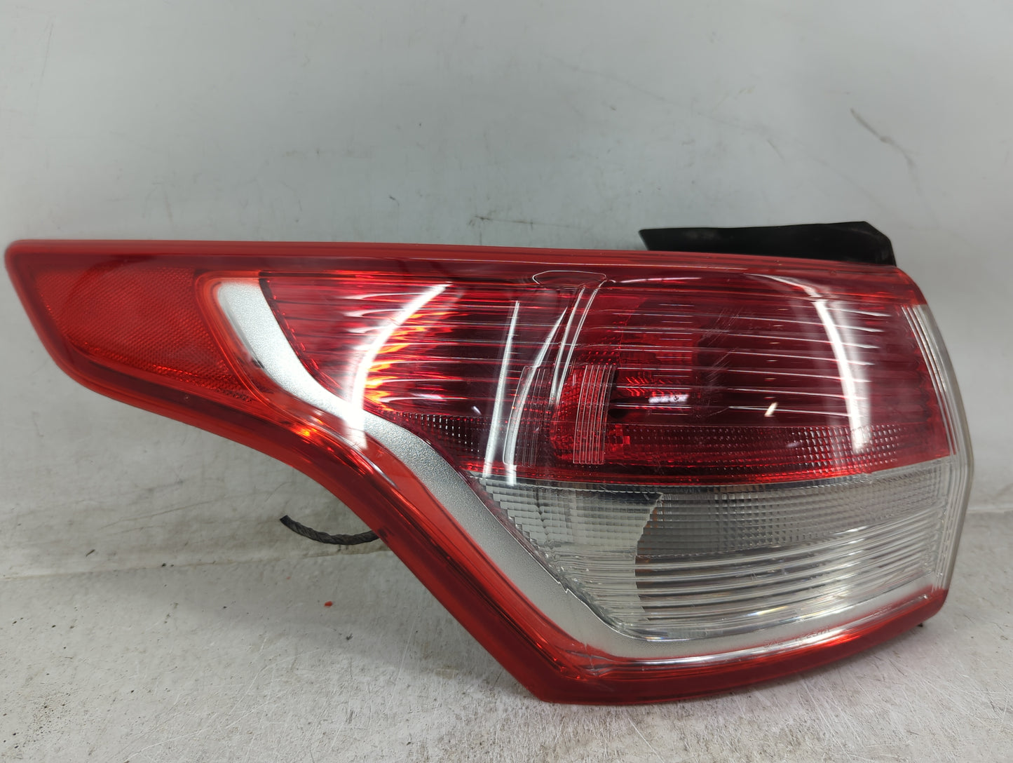2013-2016 Ford Escape Tail Light Assembly Passenger Right OEM Fits Fits 2013 2014 2015 2016 OEM Used Auto Parts - Oemusedaut