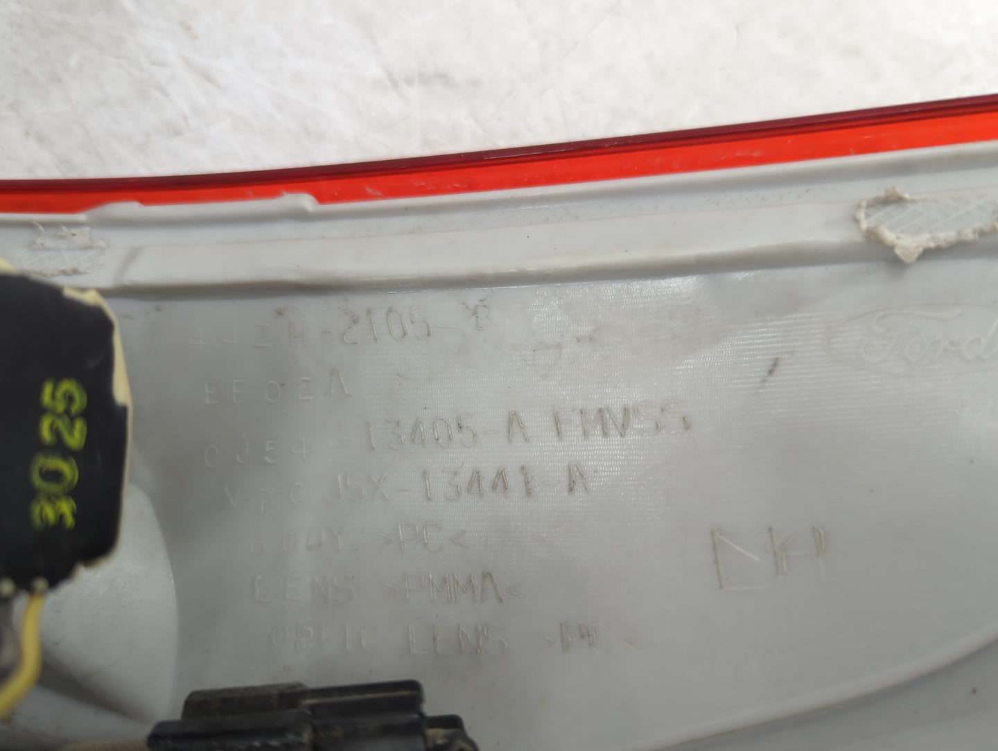 2013-2016 Ford Escape Tail Light Assembly Passenger Right OEM Fits Fits 2013 2014 2015 2016 OEM Used Auto Parts - Oemusedaut