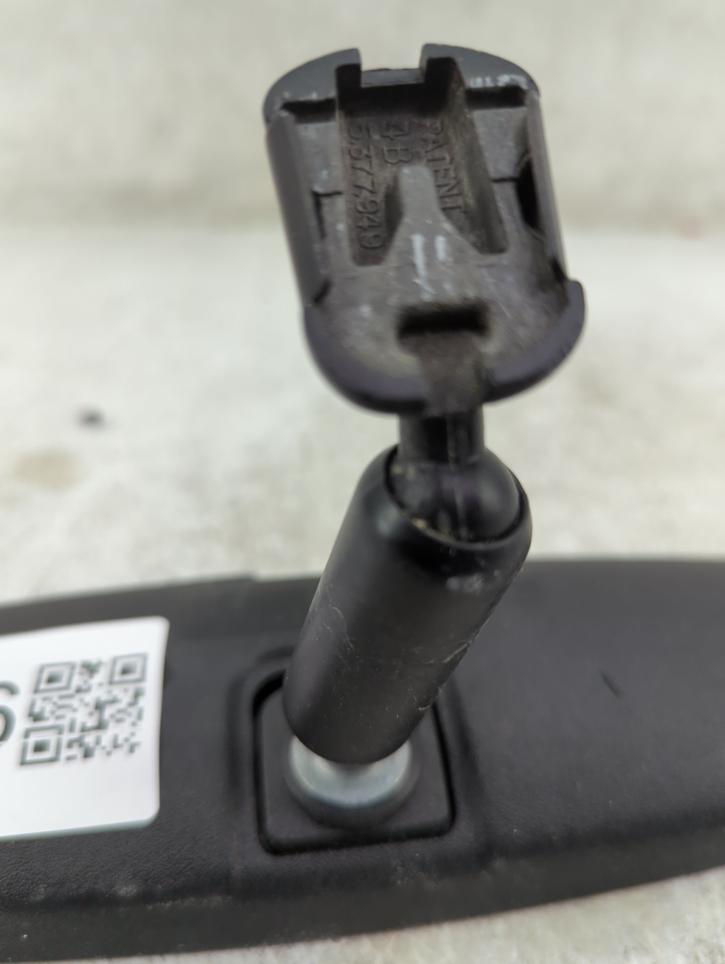2001-2016 Ford Escape Interior Rear View Mirror Replacement OEM P/N:E8011681 8011681 Fits OEM Used Auto Parts - Oemusedautop