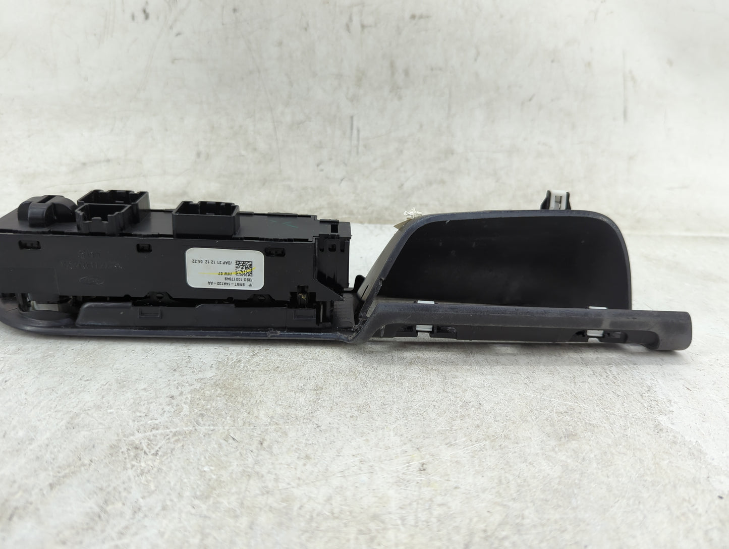 2013-2019 Ford Escape Master Power Window Switch Replacement Driver Side Left P/N:BM5T-14A132-AA Fits OEM Used Auto Parts - 