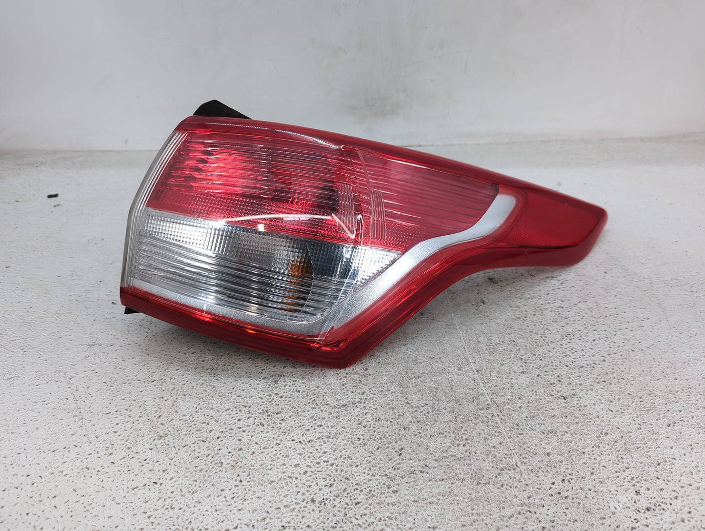 2013-2016 Ford Escape Tail Light Assembly Passenger Right OEM P/N:44ZH-2105-A Fits Fits 2013 2014 2015 2016 OEM Used Auto Pa