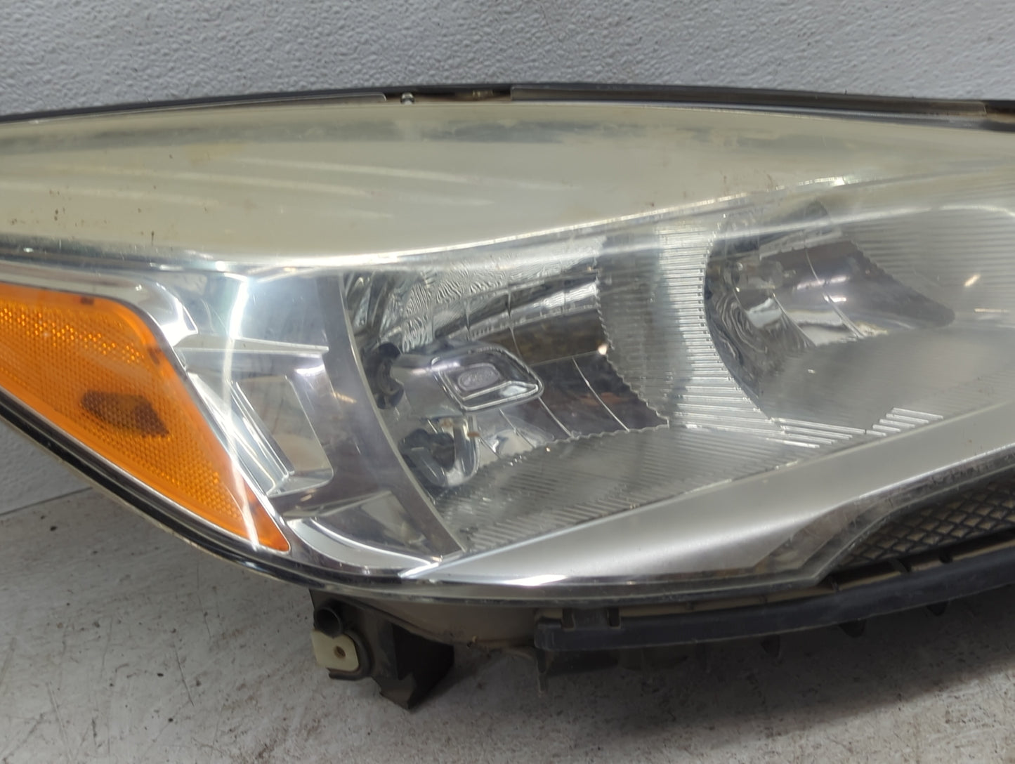 2013-2016 Ford Escape Passenger Right Oem Head Light Headlight Lamp - Oemusedautoparts1.com