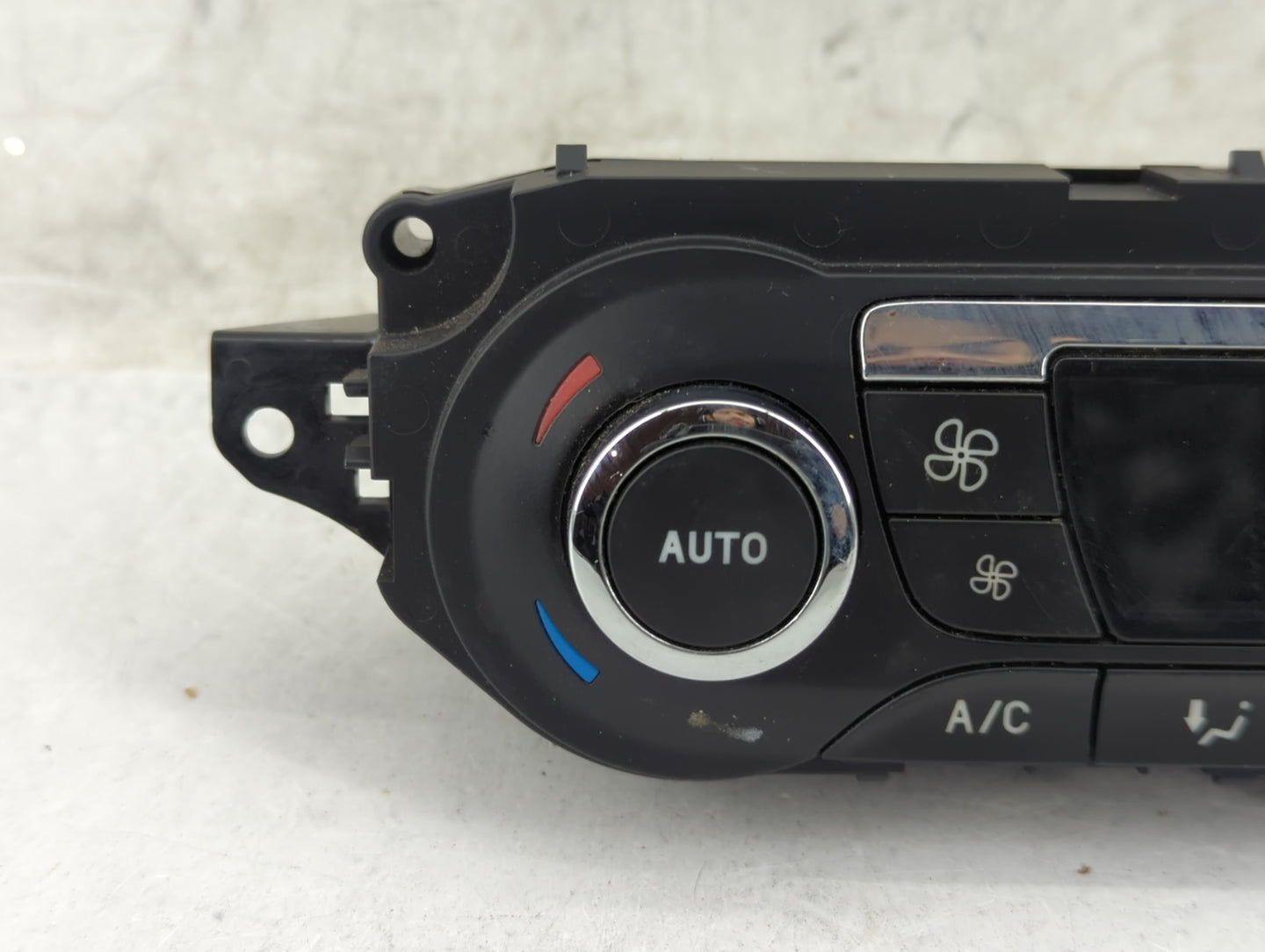 2013 Ford Escape Climate Control Module Temperature AC/Heater Replacement P/N:CJ5T-18C612-AE Fits OEM Used Auto Parts - Oemu