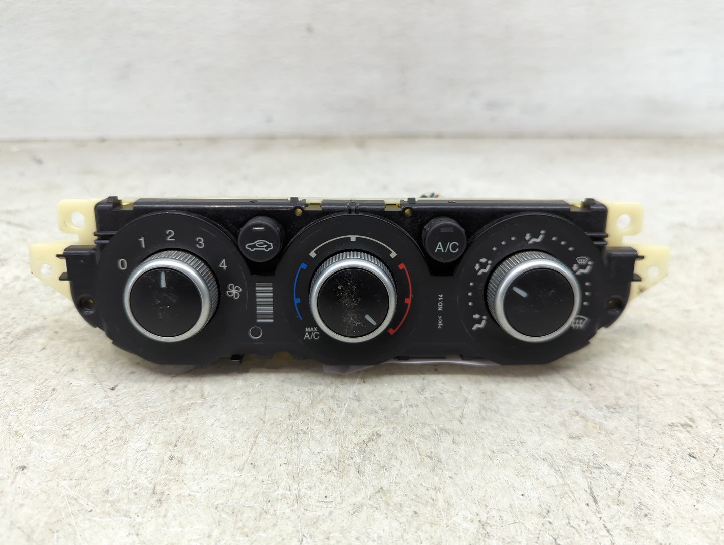2013-2016 Ford Escape Climate Control Module Temperature AC/Heater Replacement P/N:CJ5T-19980-CK CJ5T-19980-CF Fits OEM Used