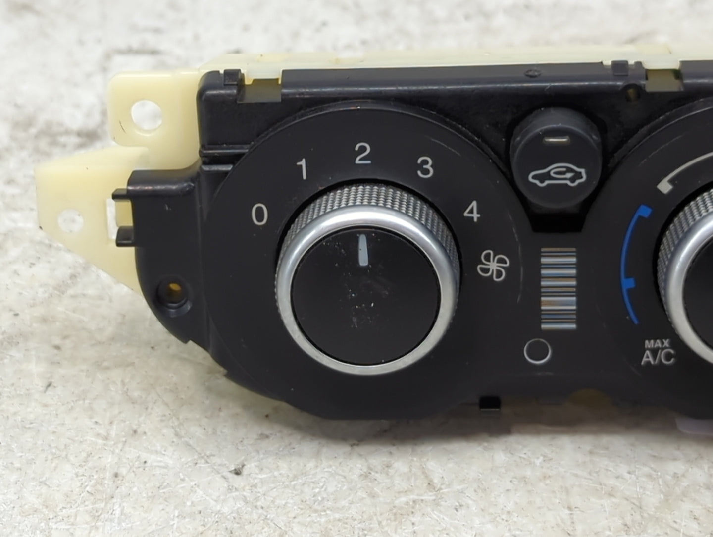 2013-2016 Ford Escape Climate Control Module Temperature AC/Heater Replacement P/N:CJ5T-19980-CK CJ5T-19980-CF Fits OEM Used