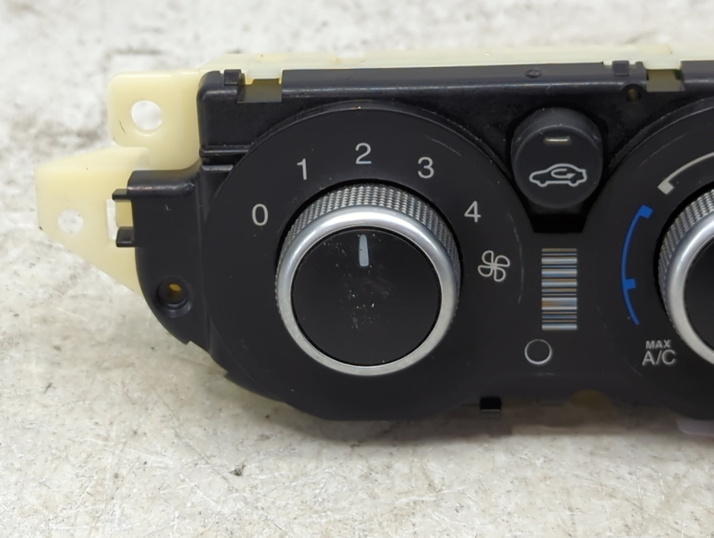 2013-2016 Ford Escape Climate Control Module Temperature AC/Heater Replacement P/N:CJ5T-19980-CK CJ5T-19980-CF Fits OEM Used