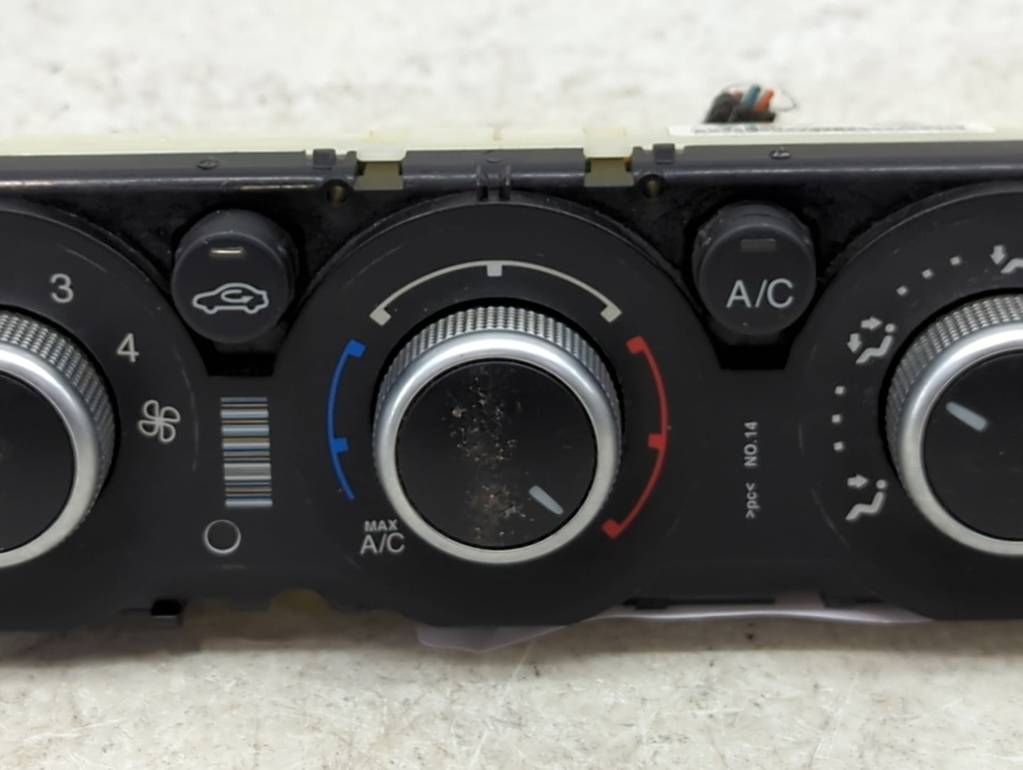 2013-2016 Ford Escape Climate Control Module Temperature AC/Heater Replacement P/N:CJ5T-19980-CK CJ5T-19980-CF Fits OEM Used