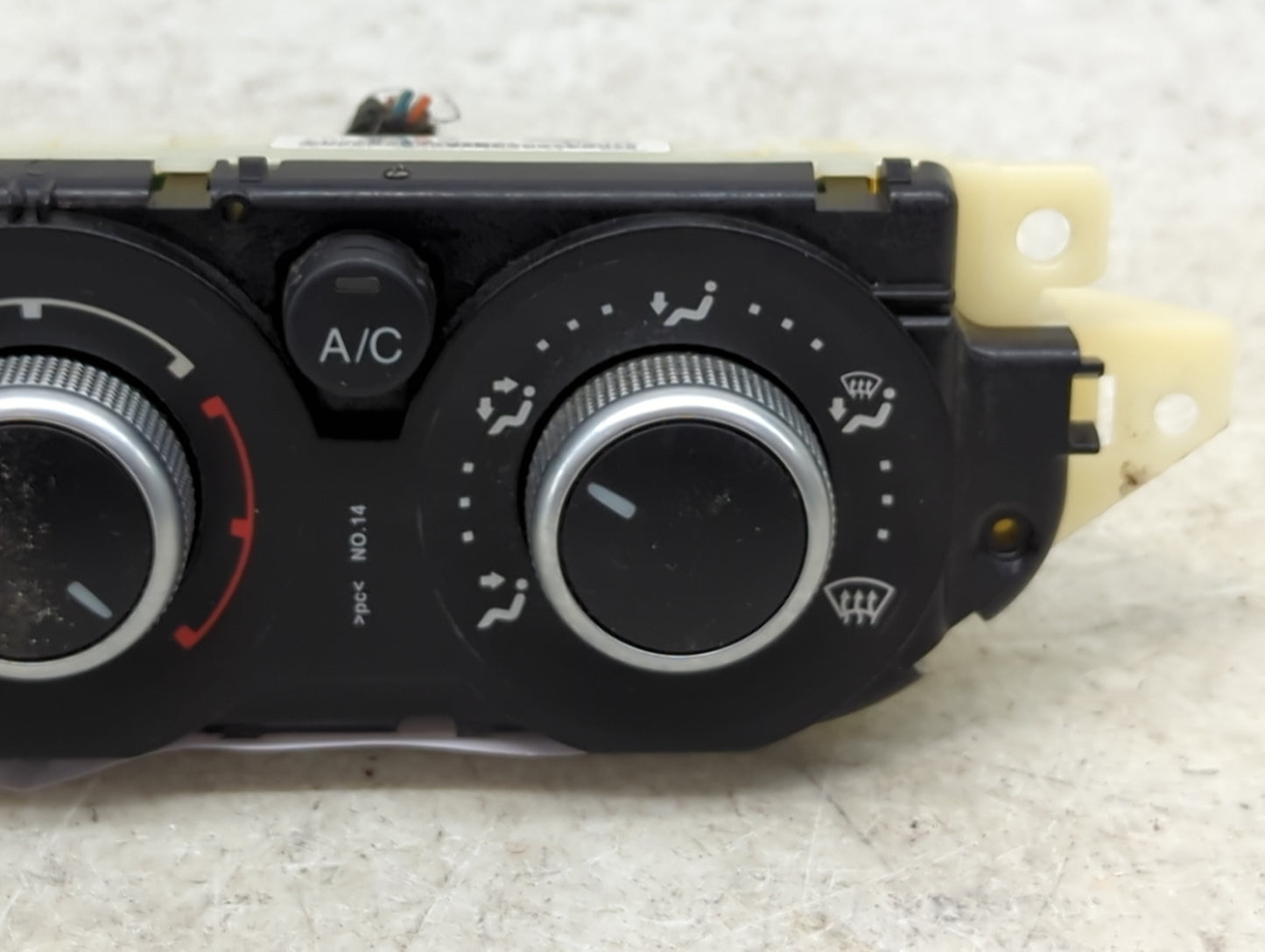 2013-2016 Ford Escape Climate Control Module Temperature AC/Heater Replacement P/N:CJ5T-19980-CK CJ5T-19980-CF Fits OEM Used