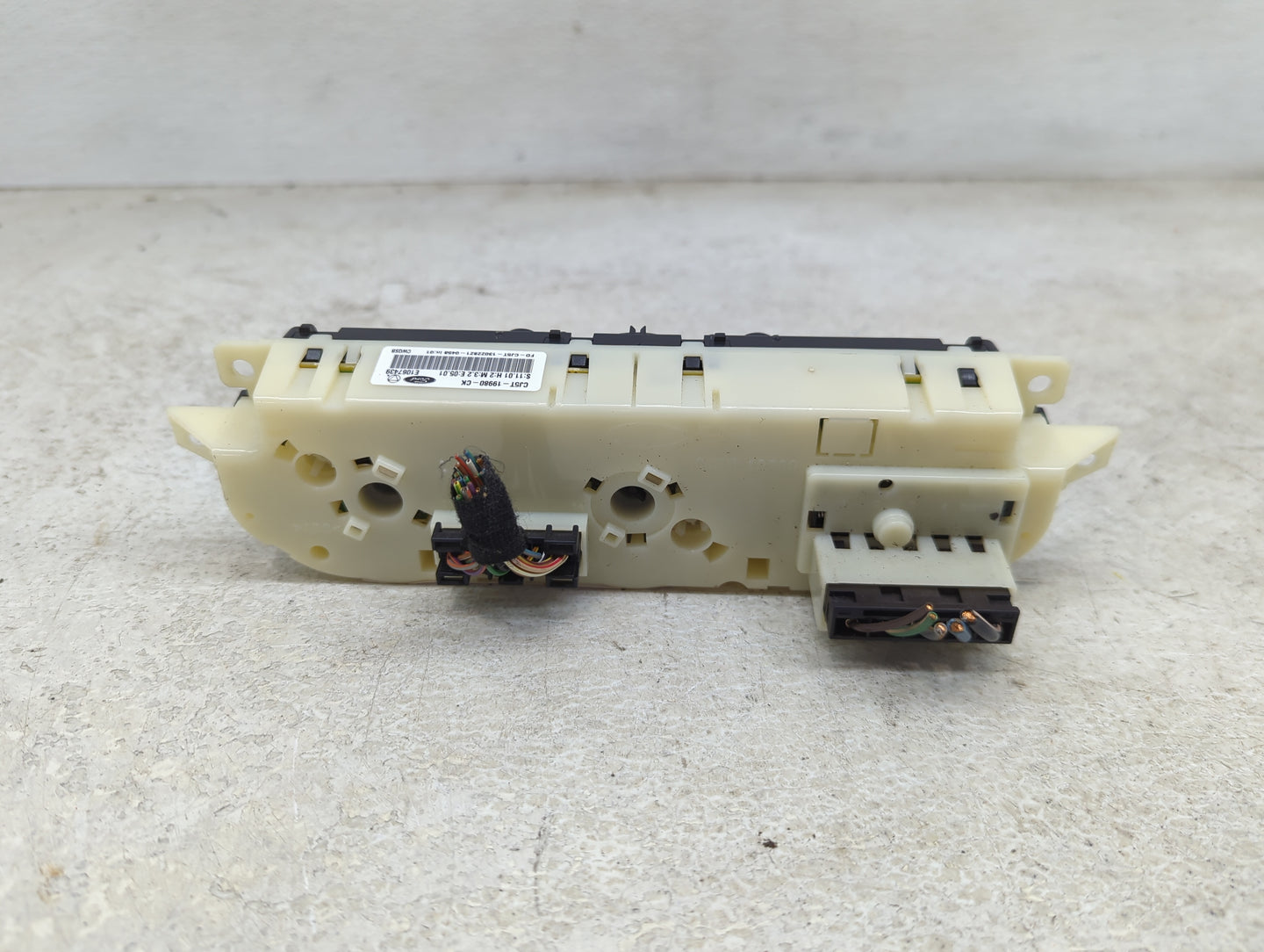 2013-2016 Ford Escape Climate Control Module Temperature AC/Heater Replacement P/N:CJ5T-19980-CK CJ5T-19980-CF Fits OEM Used