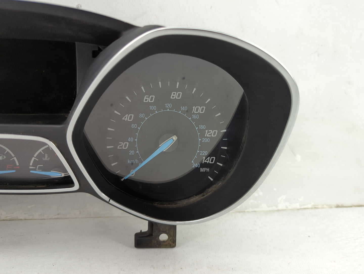 2013-2014 Ford Escape Instrument Cluster Speedometer Gauges Fits Fits 2013 2014 OEM Used Auto Parts - Oemusedautoparts1.com