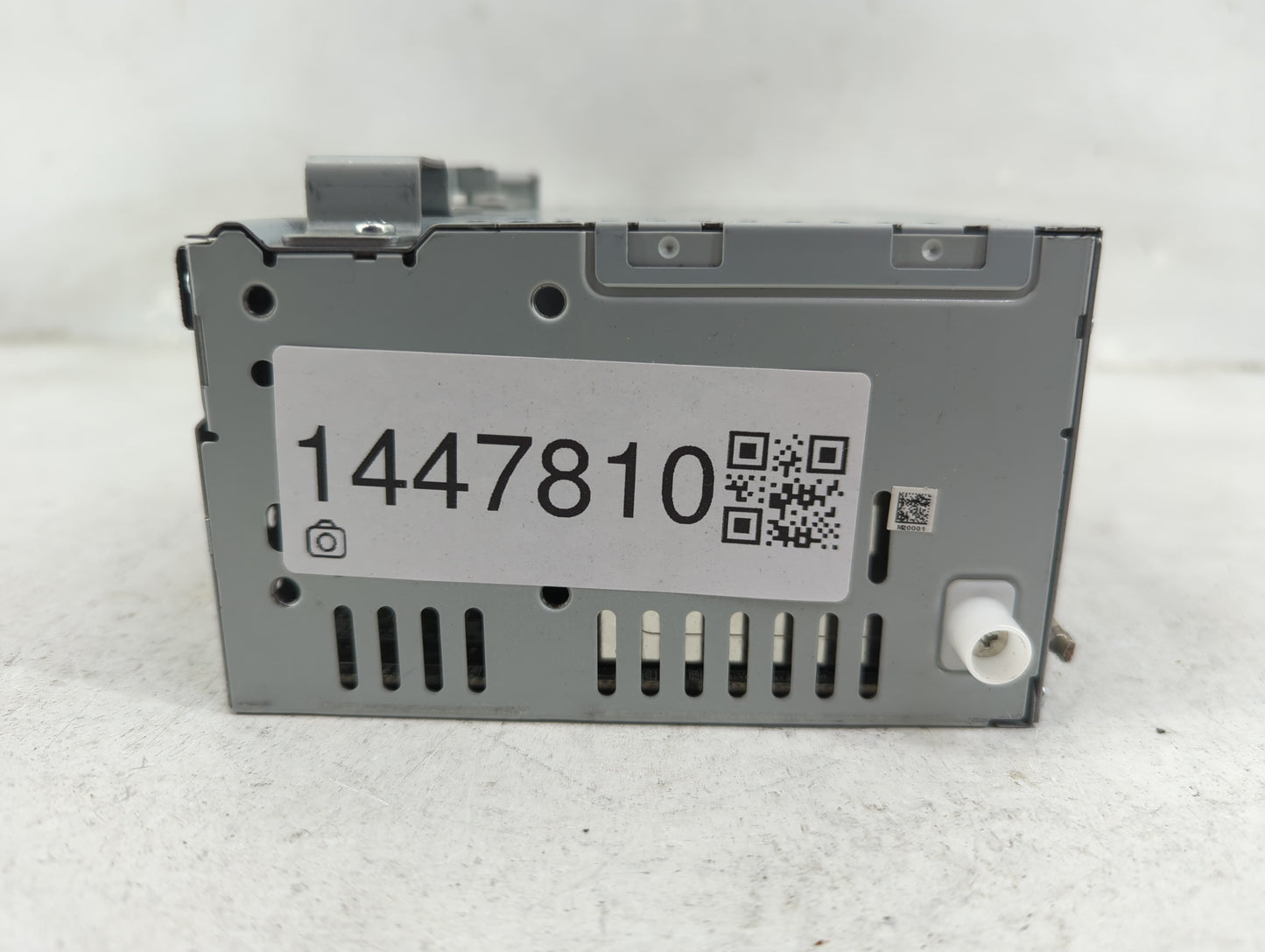 2013-2015 Ford Escape Radio AM FM Cd Player Receiver Replacement P/N:CJ5T-19C107-BG Fits Fits 2013 2014 2015 OEM Used Auto P