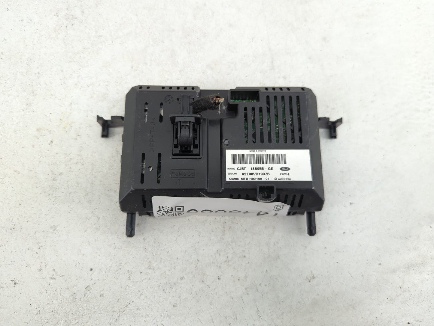2013-2016 Ford Escape Information Display Screen - Oemusedautoparts1.com