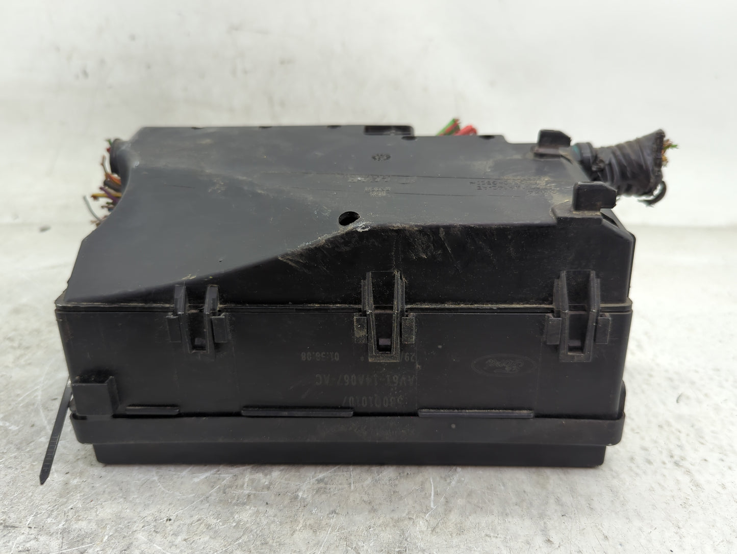 2013-2016 Ford Escape Fusebox Fuse Box Panel Relay Module P/N:AV61-14A067-AC 5B0Q10107 Fits Fits 2013 2014 2015 2016 OEM Use