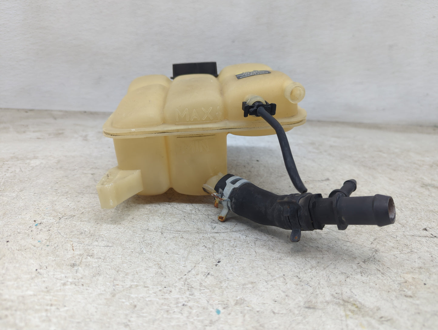 2013-2016 Ford Escape Radiator Coolant Overflow Expansion Tank Bottle 1449264 - Oemusedautoparts1.com