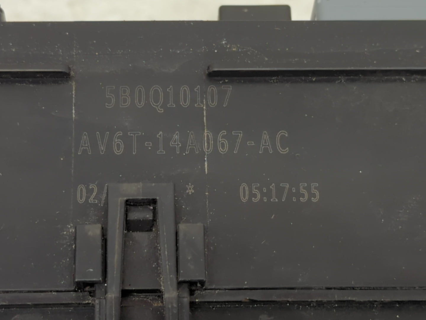 2013 Ford Escape Fusebox Fuse Box Panel Relay Module P/N:AV6T-14A067-AC 5B0Q10107 Fits OEM Used Auto Parts - Oemusedautopart