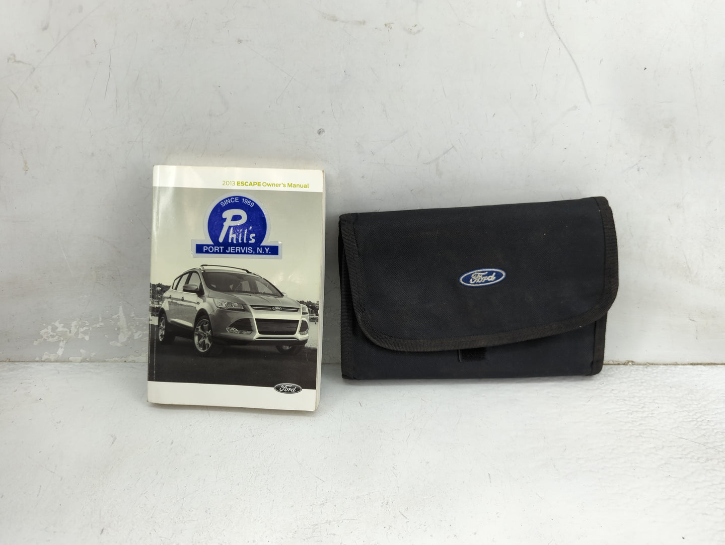 2013 Ford Escape Owners Manual Book Guide P/N:DJ5J19A321AA OEM Used Auto Parts - Oemusedautoparts1.com