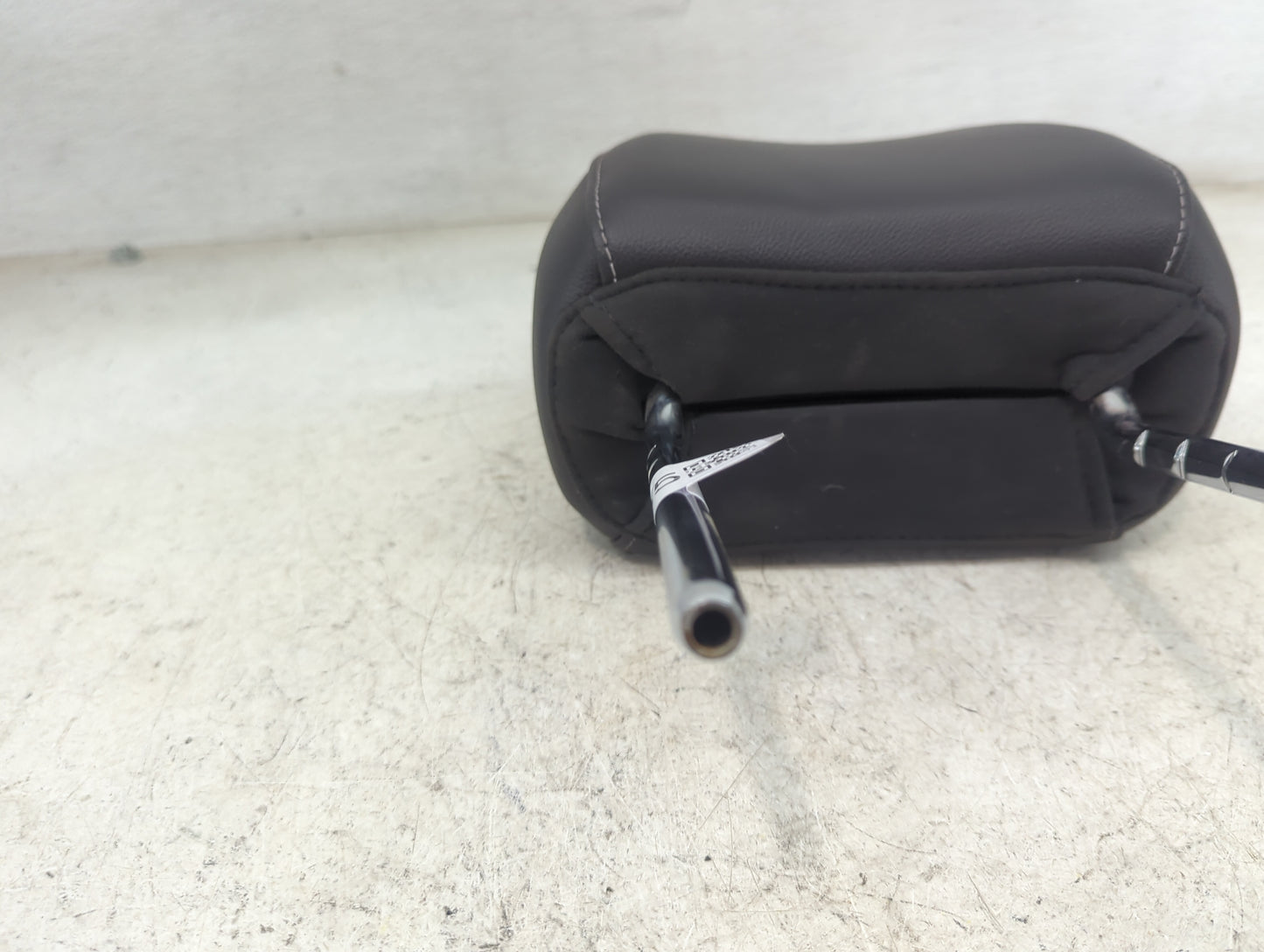 2013-2015 Ford Escape Headrest Head Rest Front Driver Passenger Seat Fits Fits 2013 2014 2015 OEM Used Auto Parts - Oemuseda