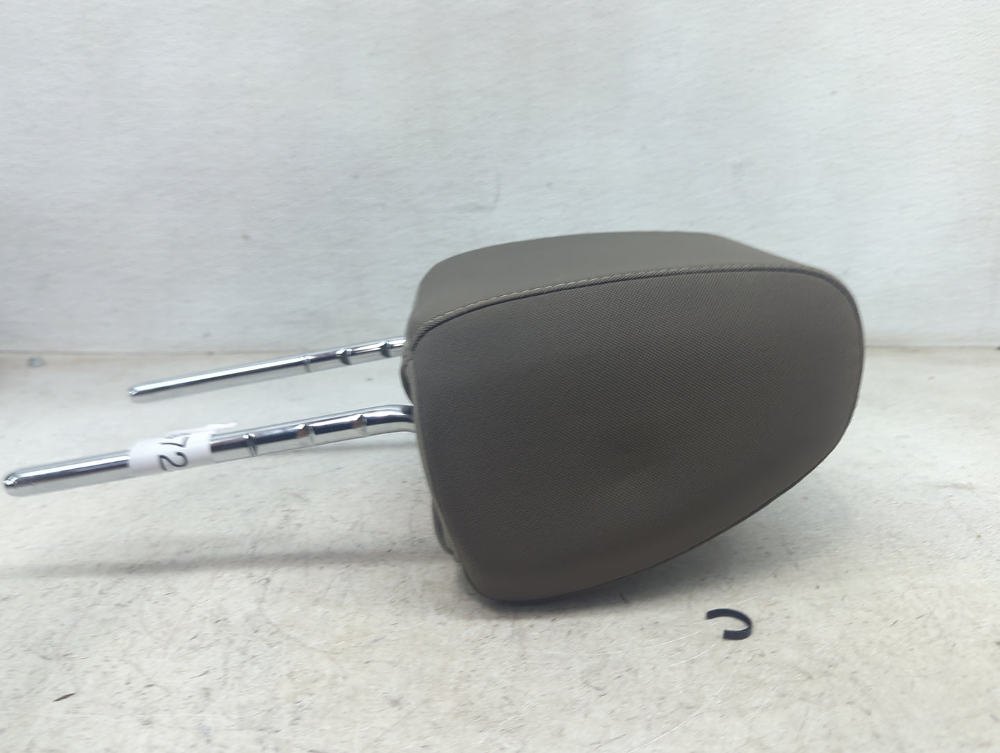 2013-2015 Ford Escape Headrest Head Rest Front Driver Passenger Seat Fits Fits 2013 2014 2015 OEM Used Auto Parts - Oemuseda