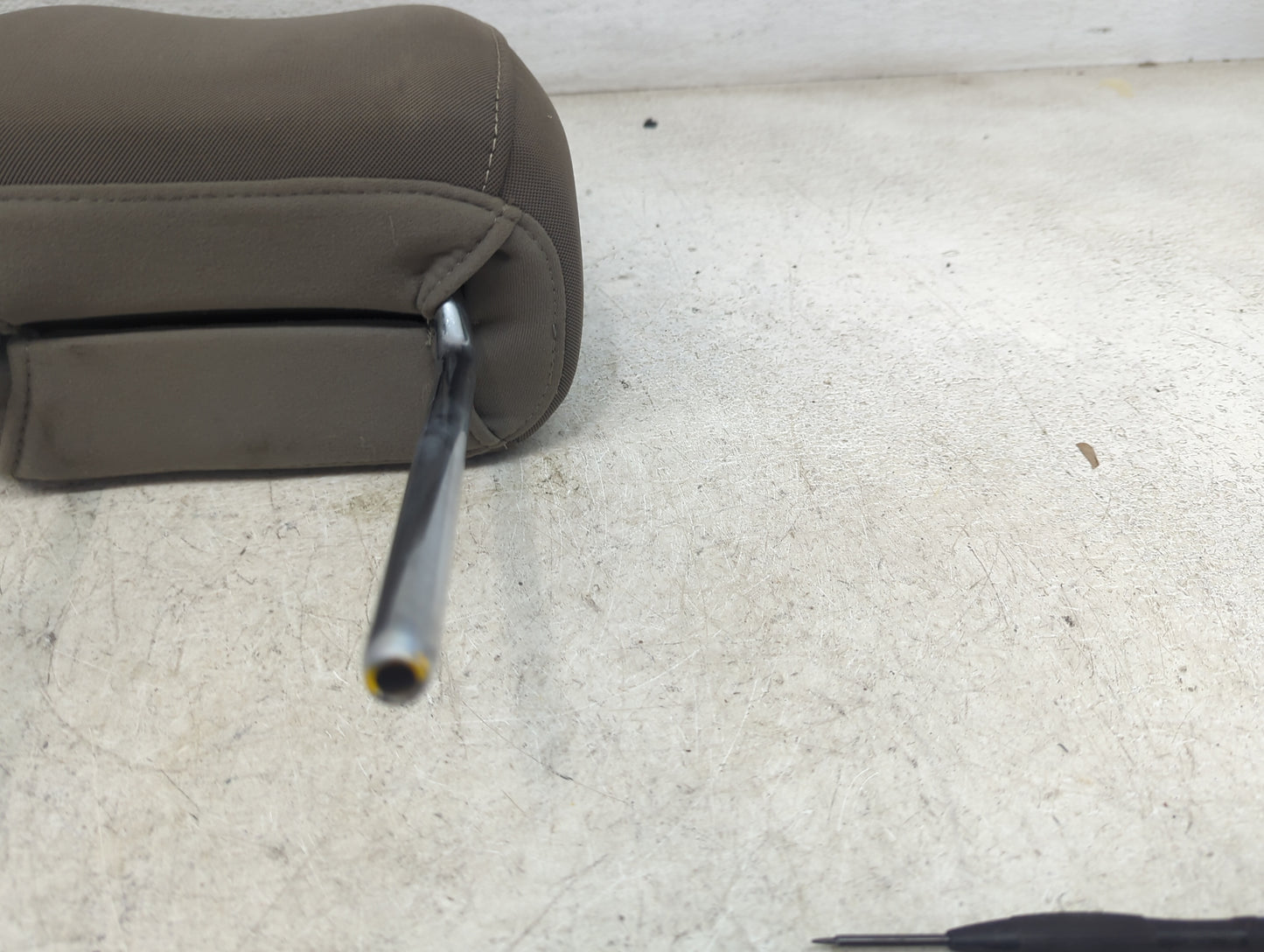 2013 Ford Escape Headrest Head Rest Front Passenger Seat Tan 1472678 - Oemusedautoparts1.com