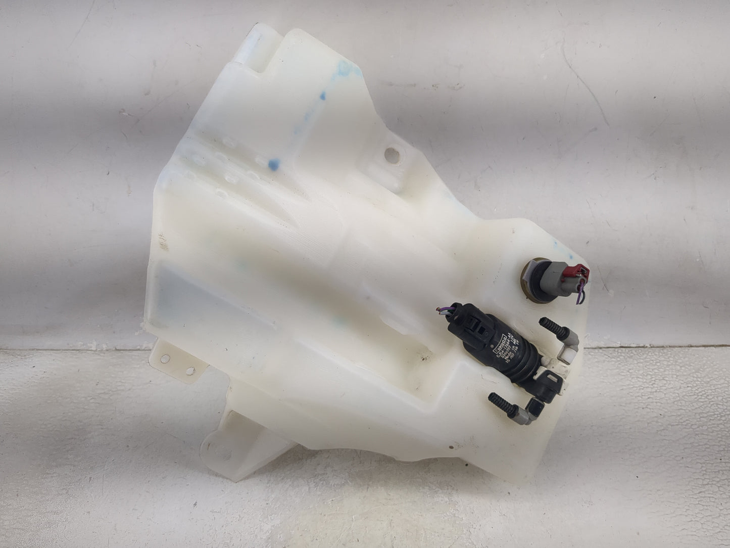 2013-2014 Ford Escape Windshield Washer Fluid Reservoir Bottle Oem 1474029 - Oemusedautoparts1.com
