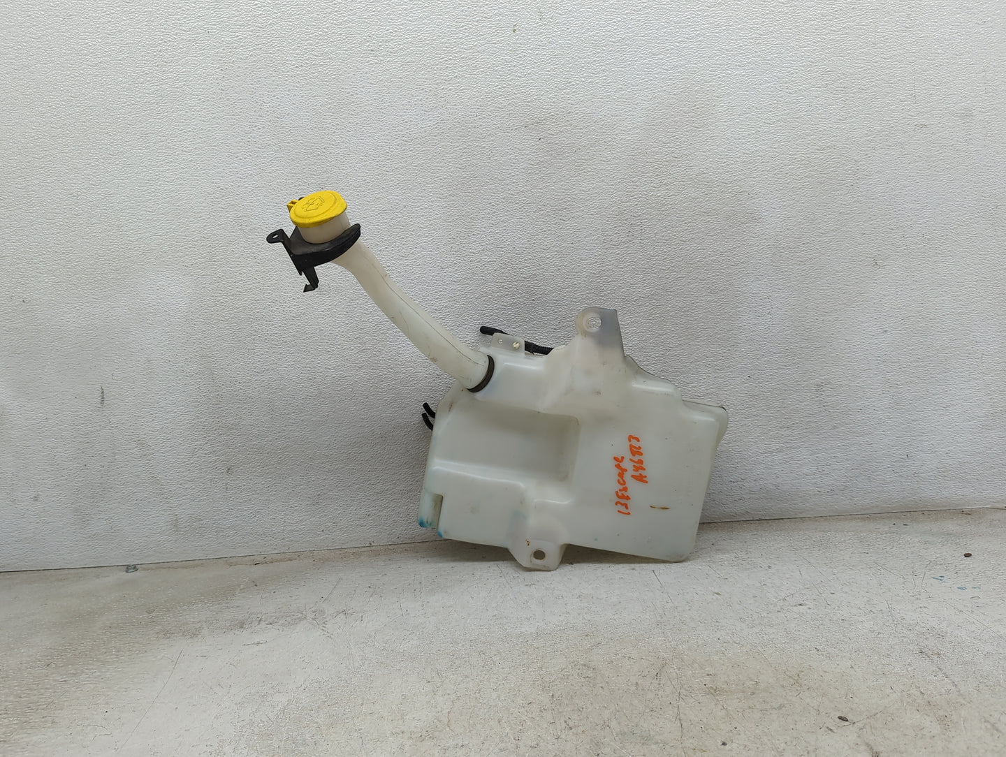 2013-2014 Ford Escape Windshield Washer Fluid Reservoir Bottle Oem 1474078 - Oemusedautoparts1.com