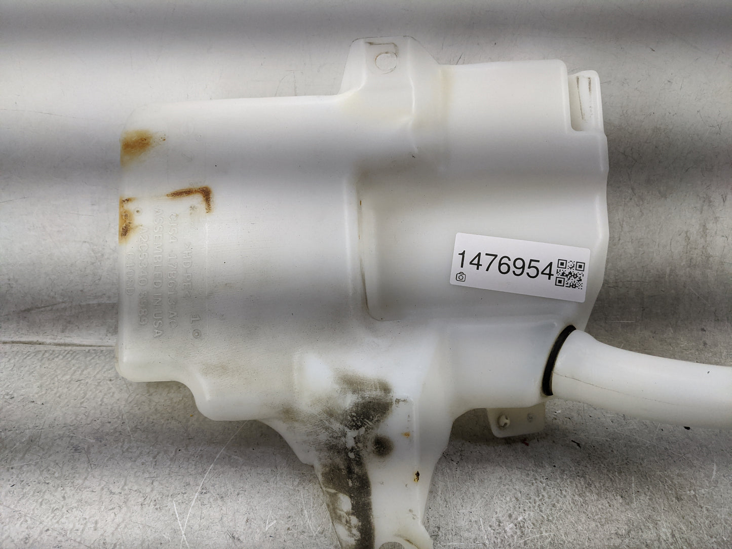 2013-2014 Ford Escape Windshield Washer Fluid Reservoir Bottle Oem 1476954 - Oemusedautoparts1.com
