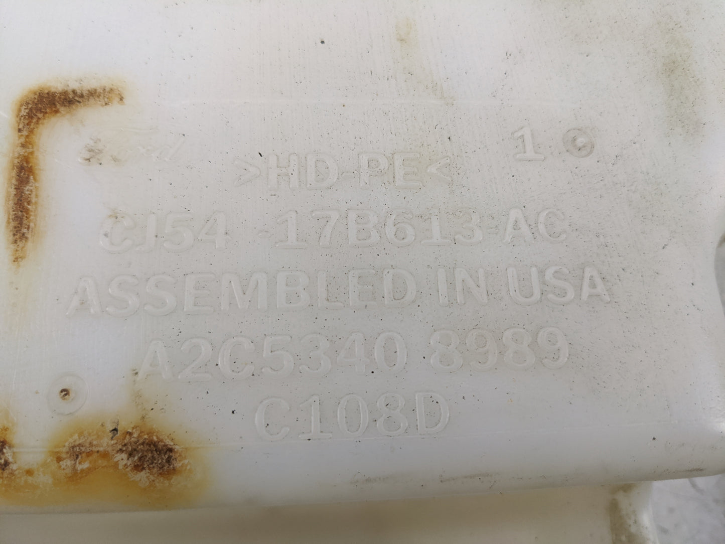 2013-2014 Ford Escape Windshield Washer Fluid Reservoir Bottle Oem 1476954 - Oemusedautoparts1.com