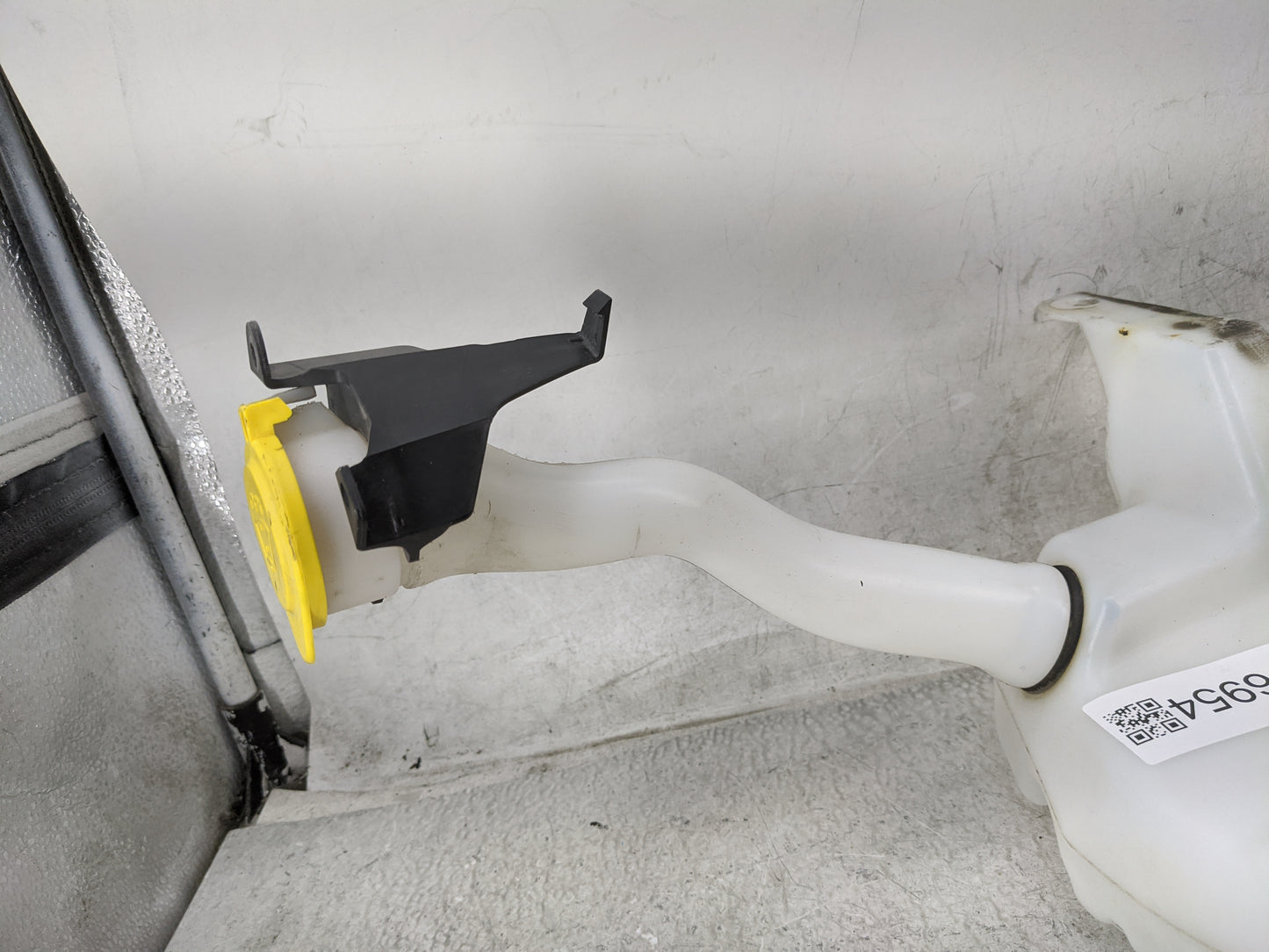 2013-2014 Ford Escape Windshield Washer Fluid Reservoir Bottle Oem 1476954 - Oemusedautoparts1.com
