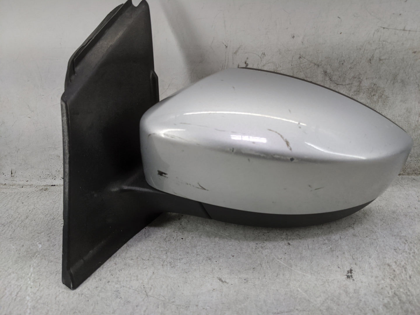 2013 Ford Escape Am Fm Cd Player Radio Receiver Ingot Silver - Oemusedautoparts1.com
