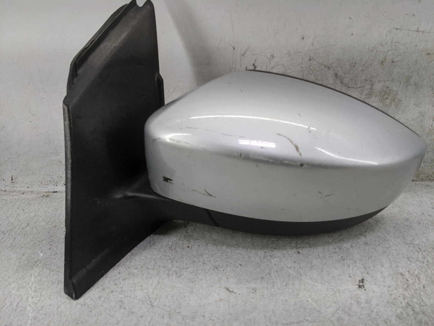 2013 Ford Escape Am Fm Cd Player Radio Receiver Ingot Silver - Oemusedautoparts1.com