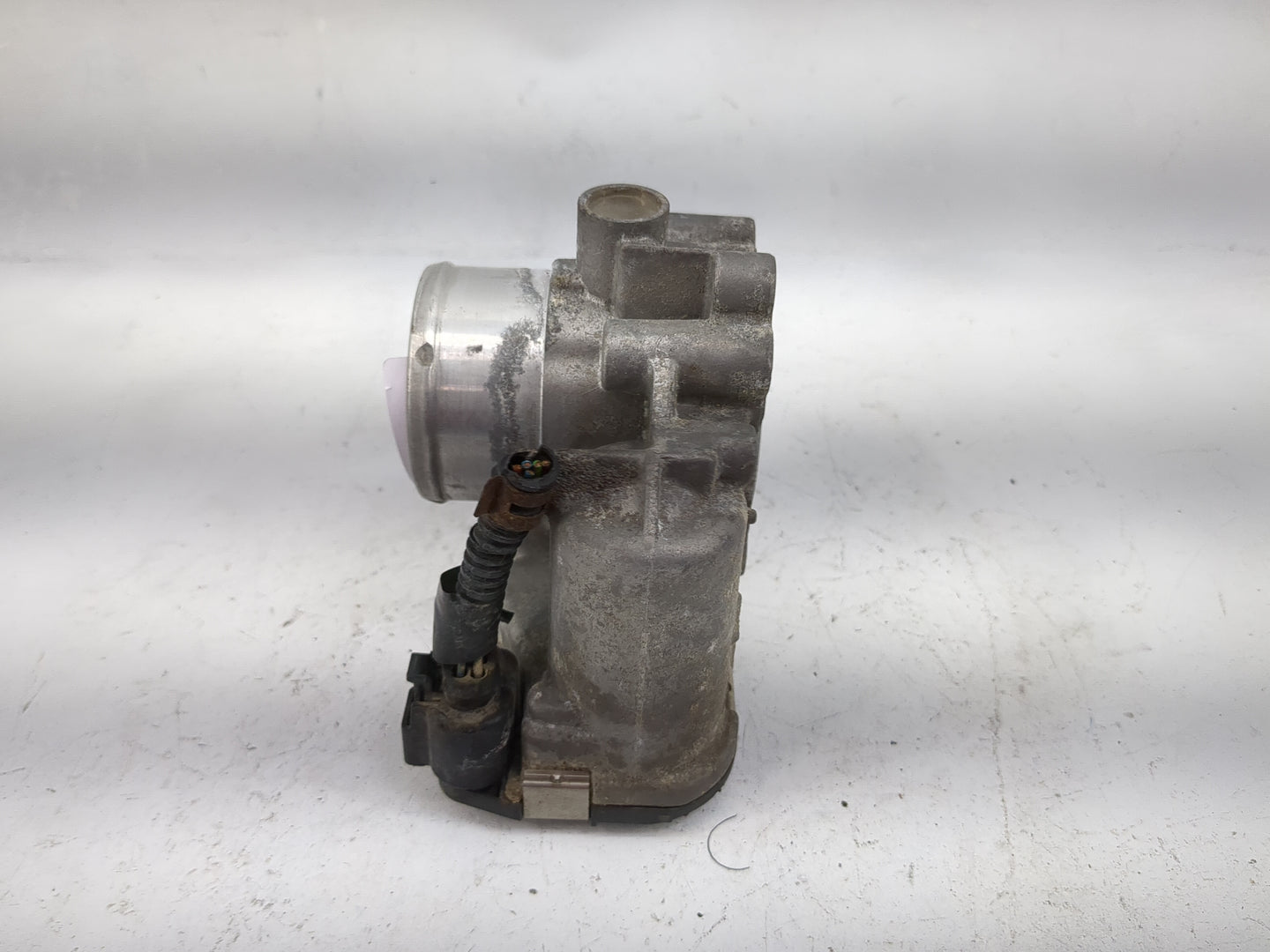 2013-2016 Ford Escape Throttle Body P/N:7S7G-9F991-CA 0280750535 Fits Fits 2013 2014 2015 2016 2017 2018 2019 OEM Used Auto 
