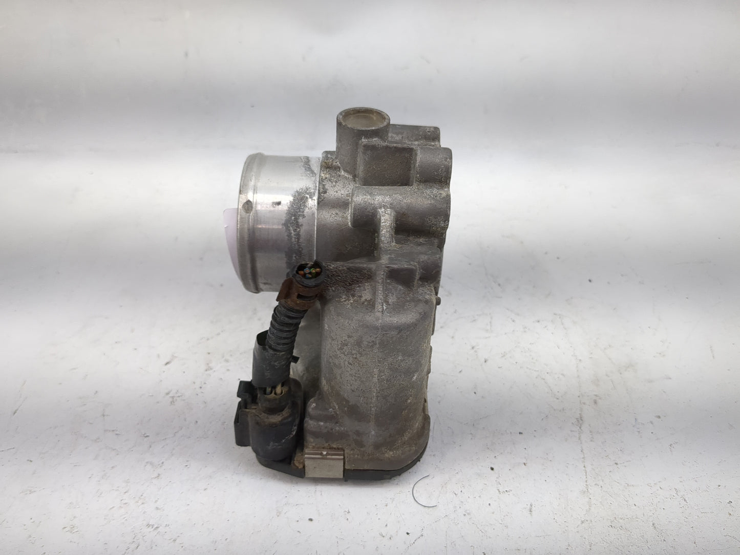 2013-2016 Ford Escape Throttle Body P/N:7S7G-9F991-CA 0280750535 Fits Fits 2013 2014 2015 2016 2017 2018 2019 OEM Used Auto 