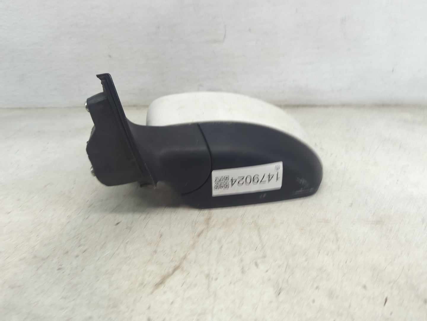 2013-2016 Ford Escape Driver Side View Mirror - Left Door Mirror OEM Used - Oemusedautoparts1.com