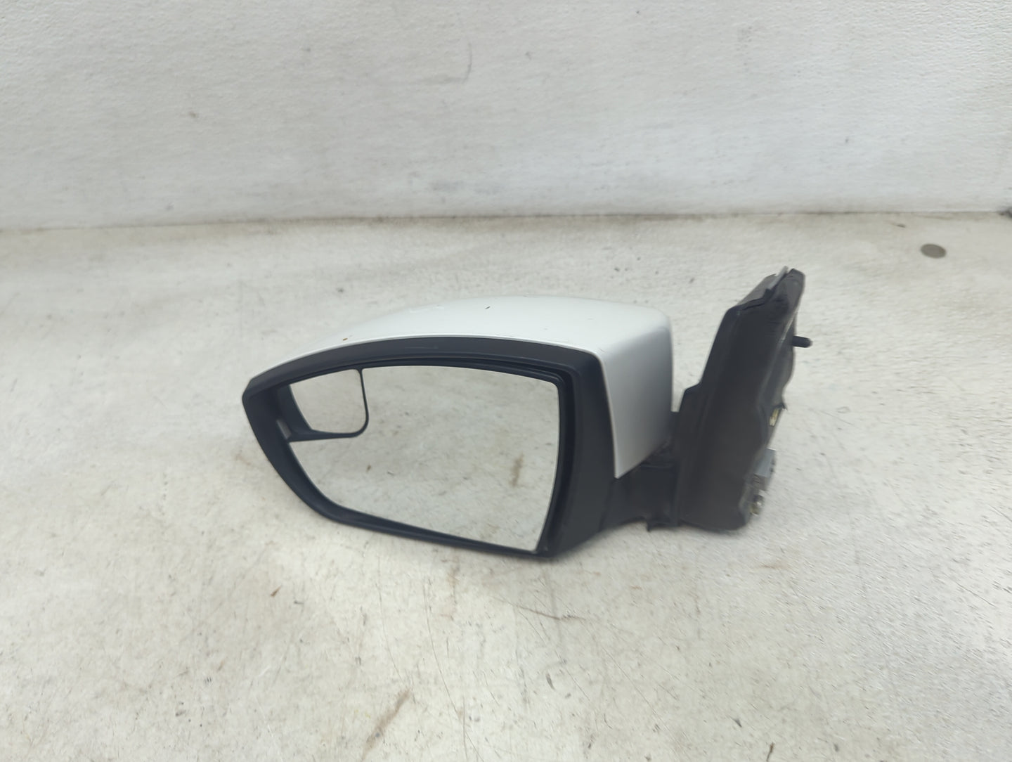 2013-2016 Ford Escape Driver Side View Mirror - Left Door Mirror OEM Used - Oemusedautoparts1.com