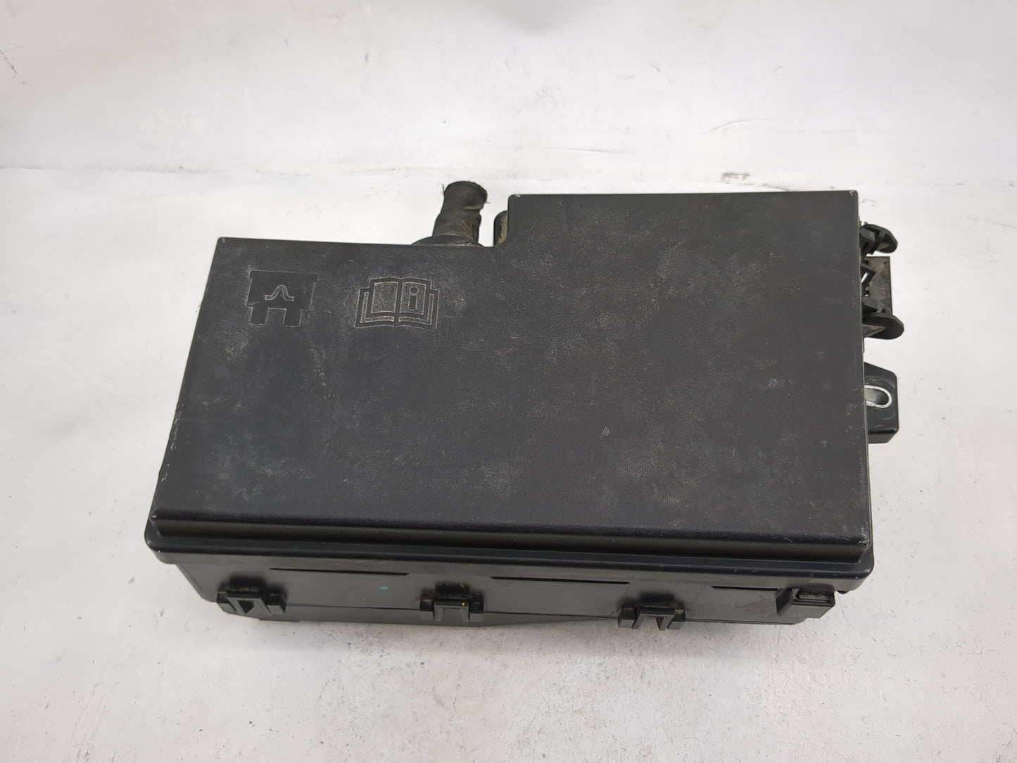 2013-2016 Ford Escape Fusebox Fuse Box Panel Relay Module P/N:AV6T-14A067-AC 5B0Q10107 Fits Fits 2013 2014 2015 2016 OEM Use