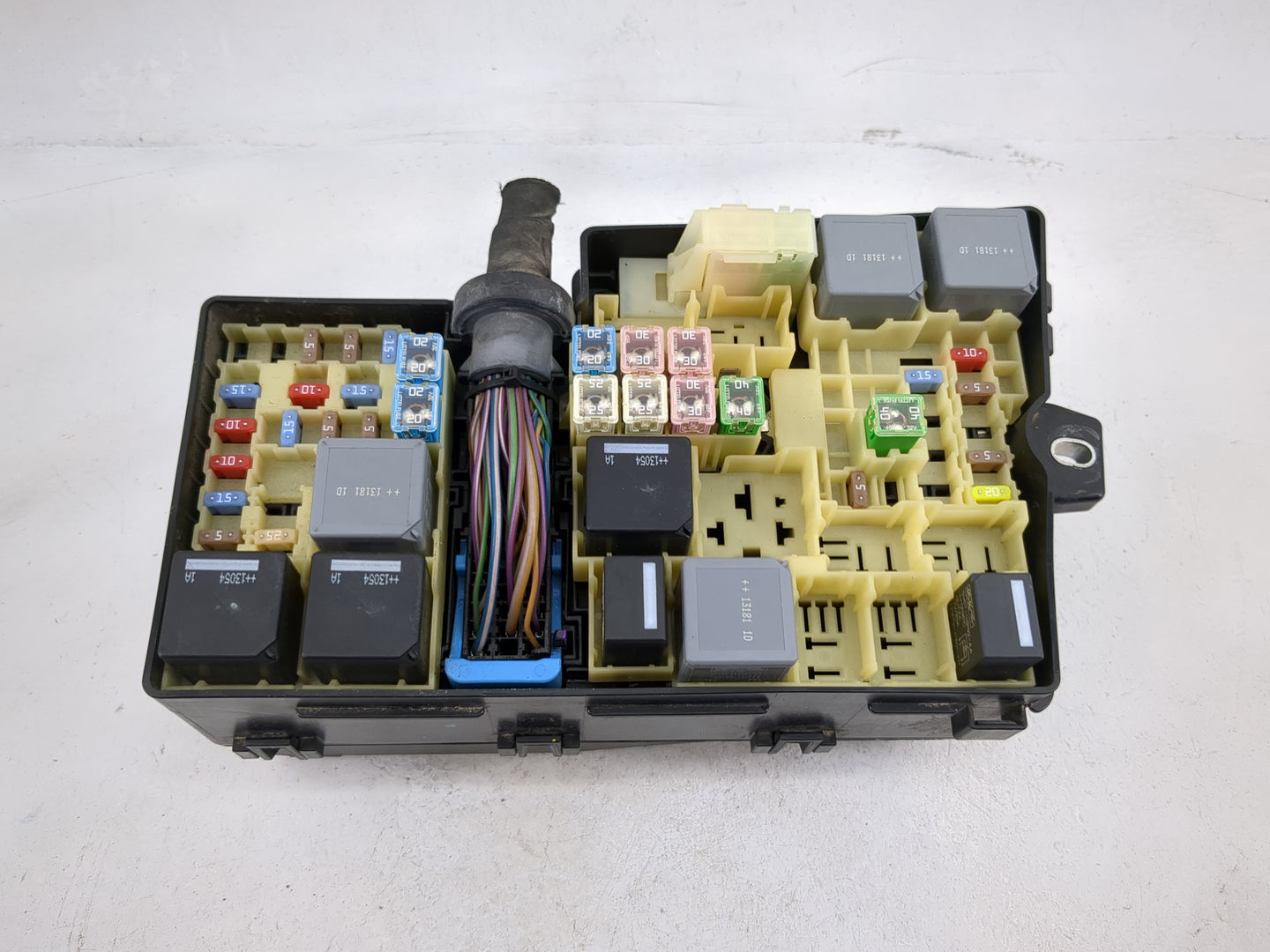 2013-2016 Ford Escape Fusebox Fuse Box Panel Relay Module P/N:AV6T-14A067-AC 5B0Q10107 Fits Fits 2013 2014 2015 2016 OEM Use