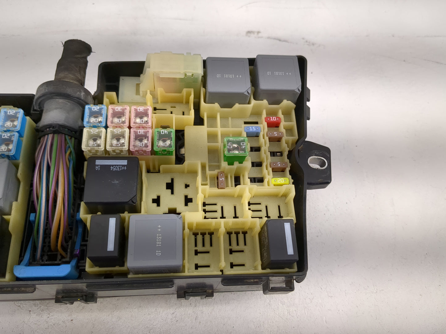 2013-2016 Ford Escape Fusebox Fuse Box Panel Relay Module P/N:AV6T-14A067-AC 5B0Q10107 Fits Fits 2013 2014 2015 2016 OEM Use