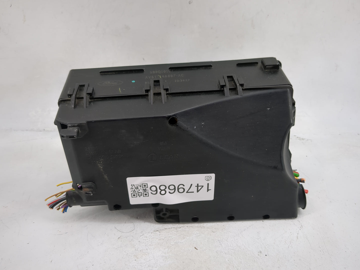 2013-2016 Ford Escape Fusebox Fuse Box Panel Relay Module P/N:AV6T-14A067-AC 5B0Q10107 Fits Fits 2013 2014 2015 2016 OEM Use