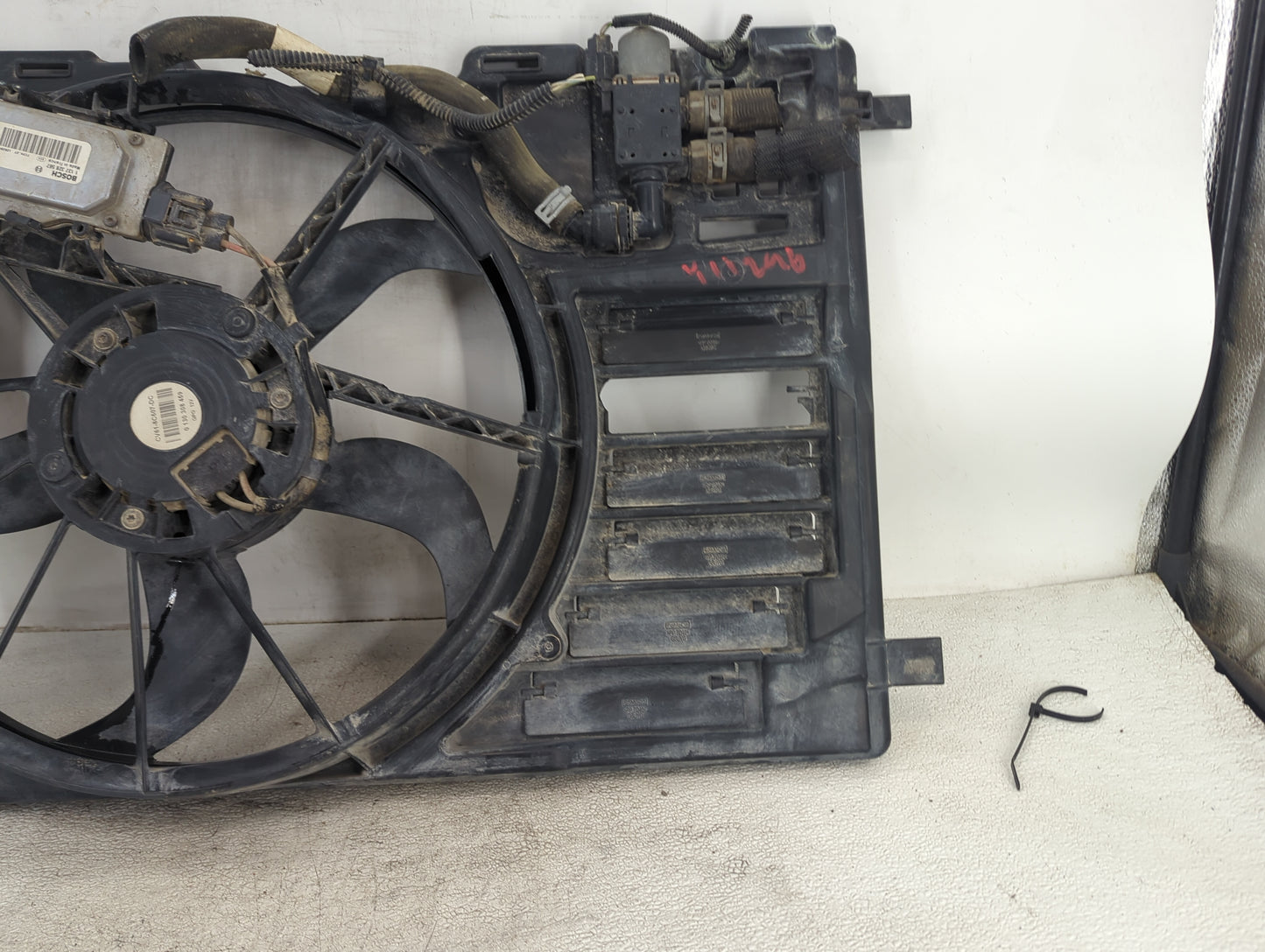 2013-2016 Ford Escape Electric Radiator Cooling Fan Motor Assembly P/N:CV61-8C607-DC 0130308459 Fits Fits 2013 2014 2015 201