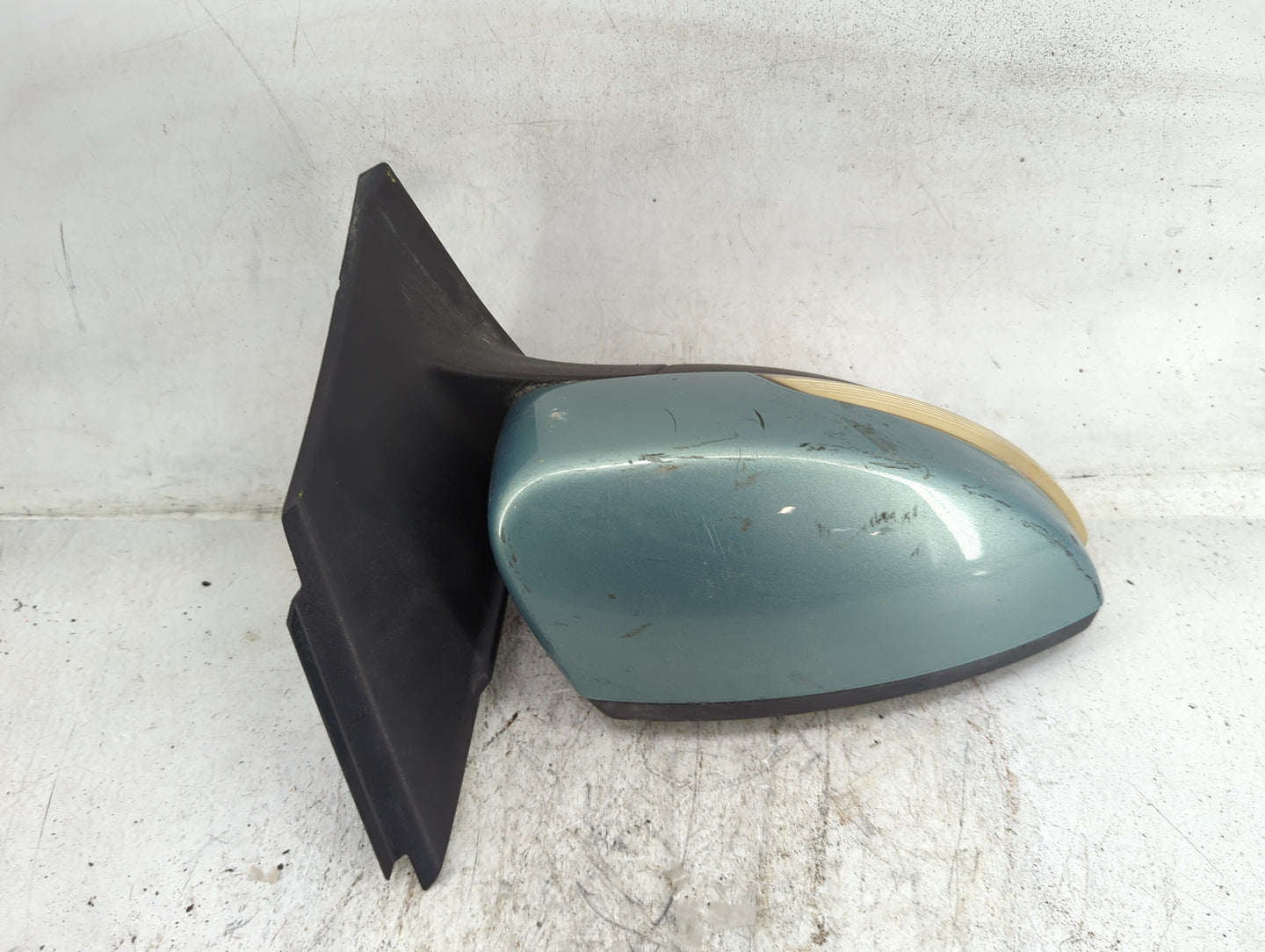 2013-2016 Ford Escape Passenger Side View Mirror - Right Door Mirror OEM Used - Oemusedautoparts1.com
